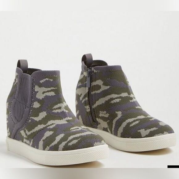 Torrid camo stretch knit sneaker wedge shoe - Picture 2 of 8